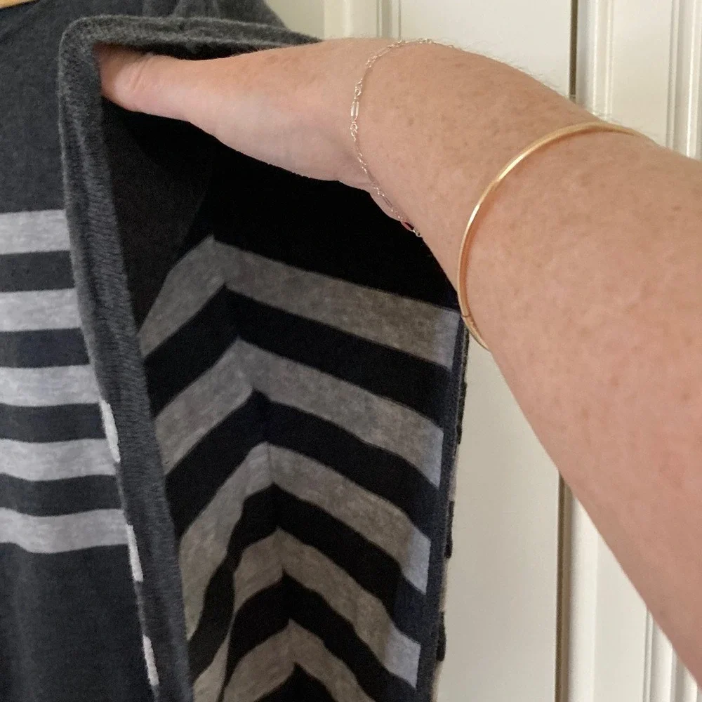 Blue Saks Fifth Avenue Womens Gray Black Striped Poncho Size M Merino Wool Blend - Picture 5 of 9